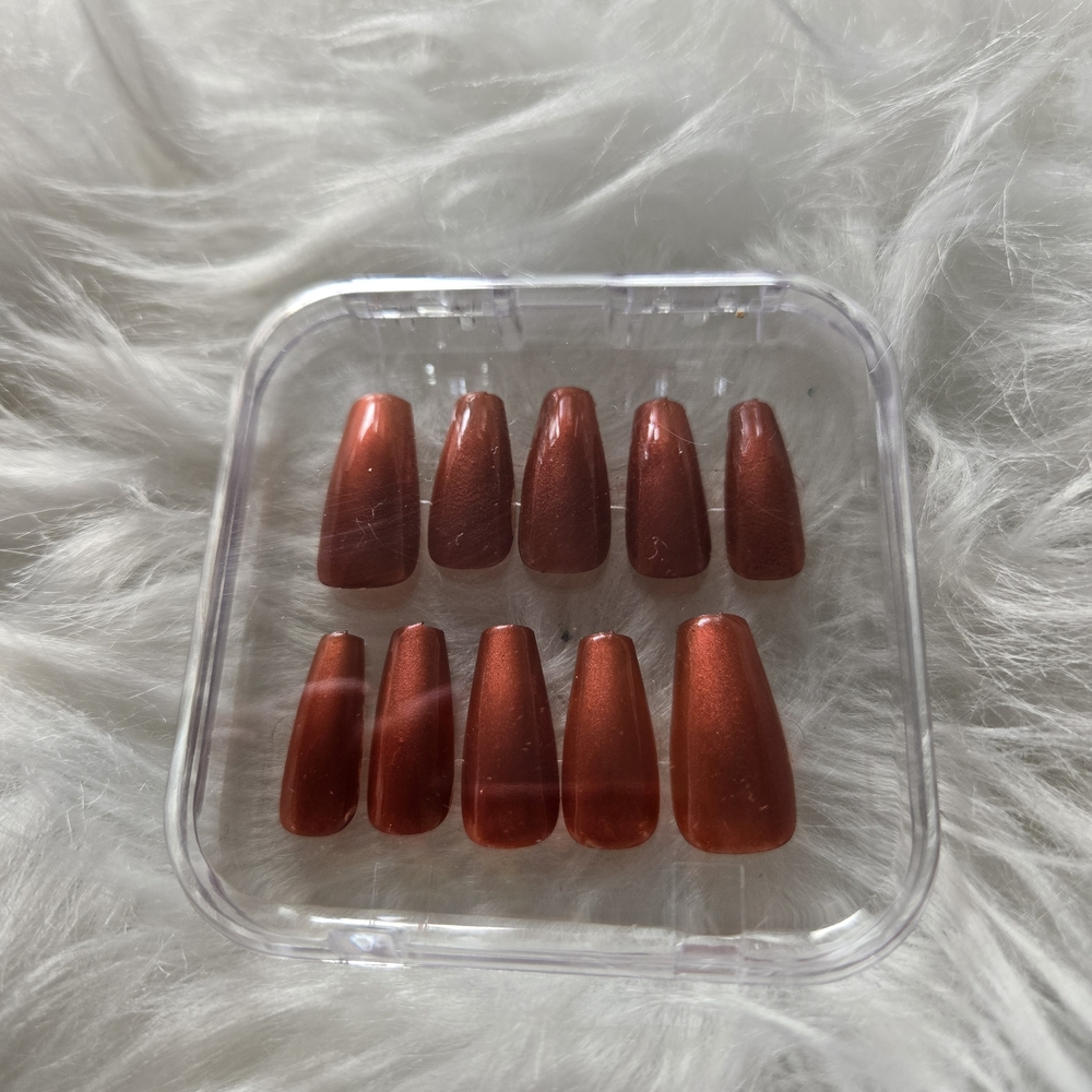 Shimmering Scarlet Press-On Nails